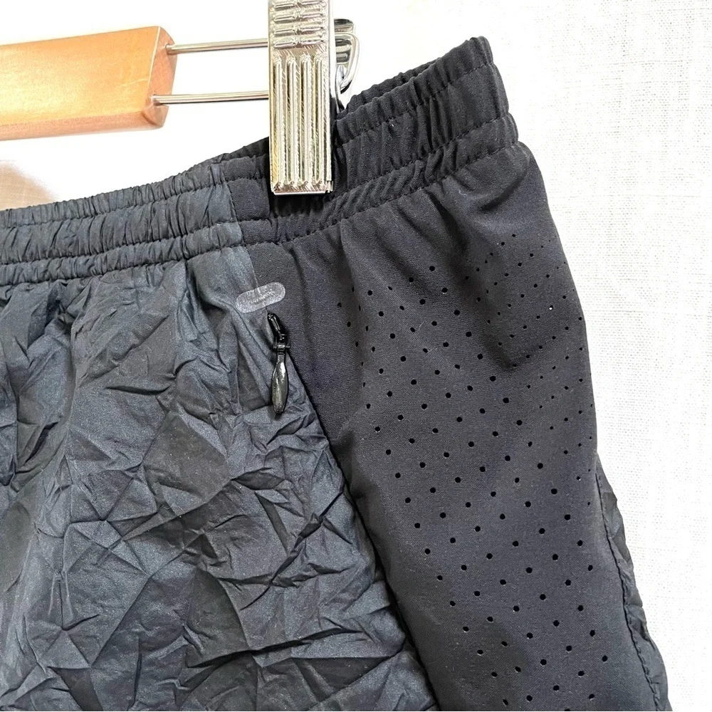 RARE! NIKE Tech Pack Woven Crinkle Shorts Lined in Black size large